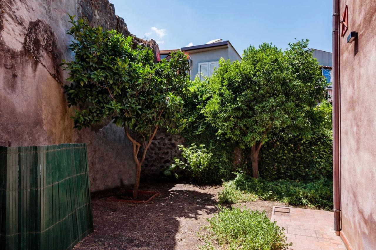 Gli Iris Apartments By Wonderful Italy Linguaglossa Exterior photo