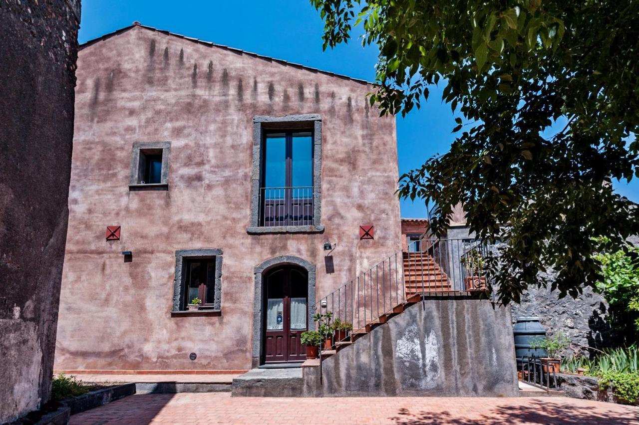 Gli Iris Apartments By Wonderful Italy Linguaglossa Exterior photo