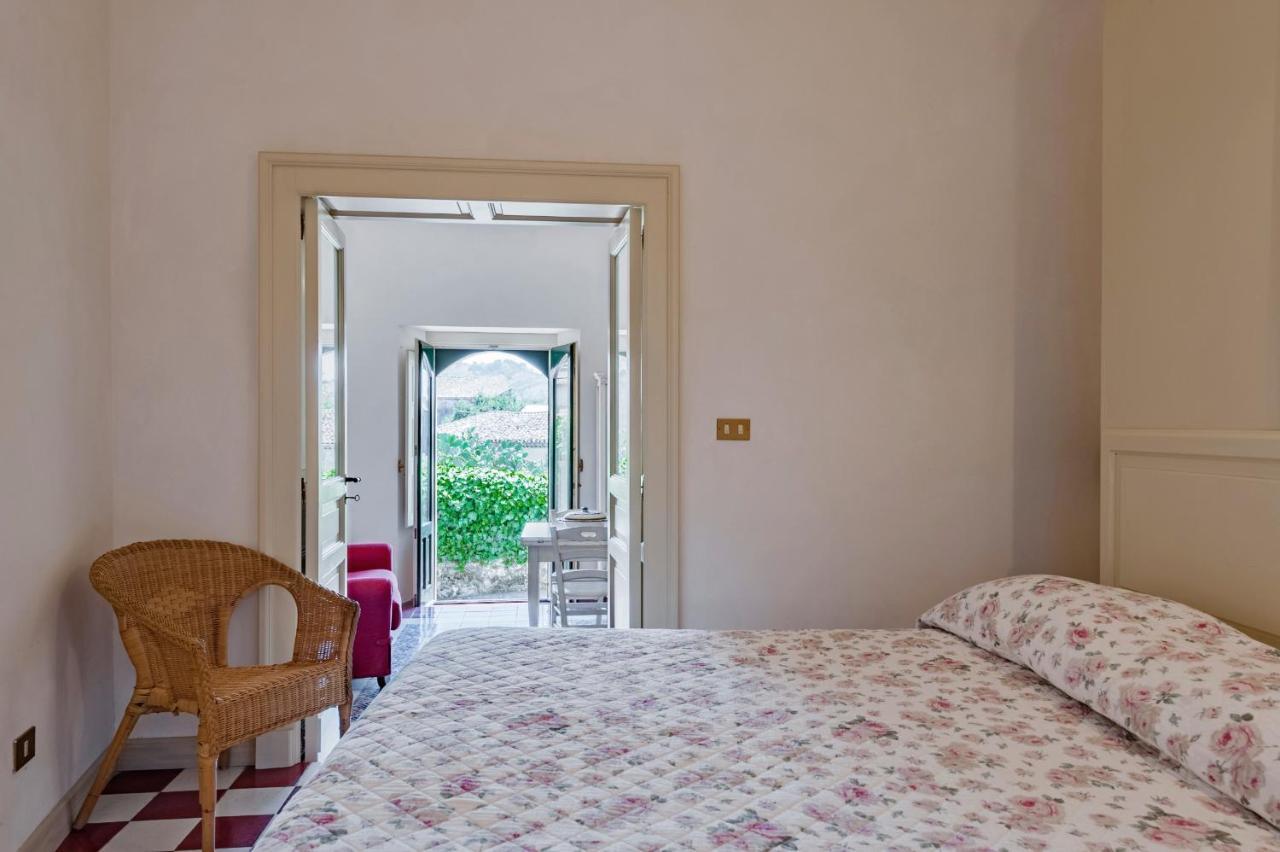 Gli Iris Apartments By Wonderful Italy Linguaglossa Exterior photo